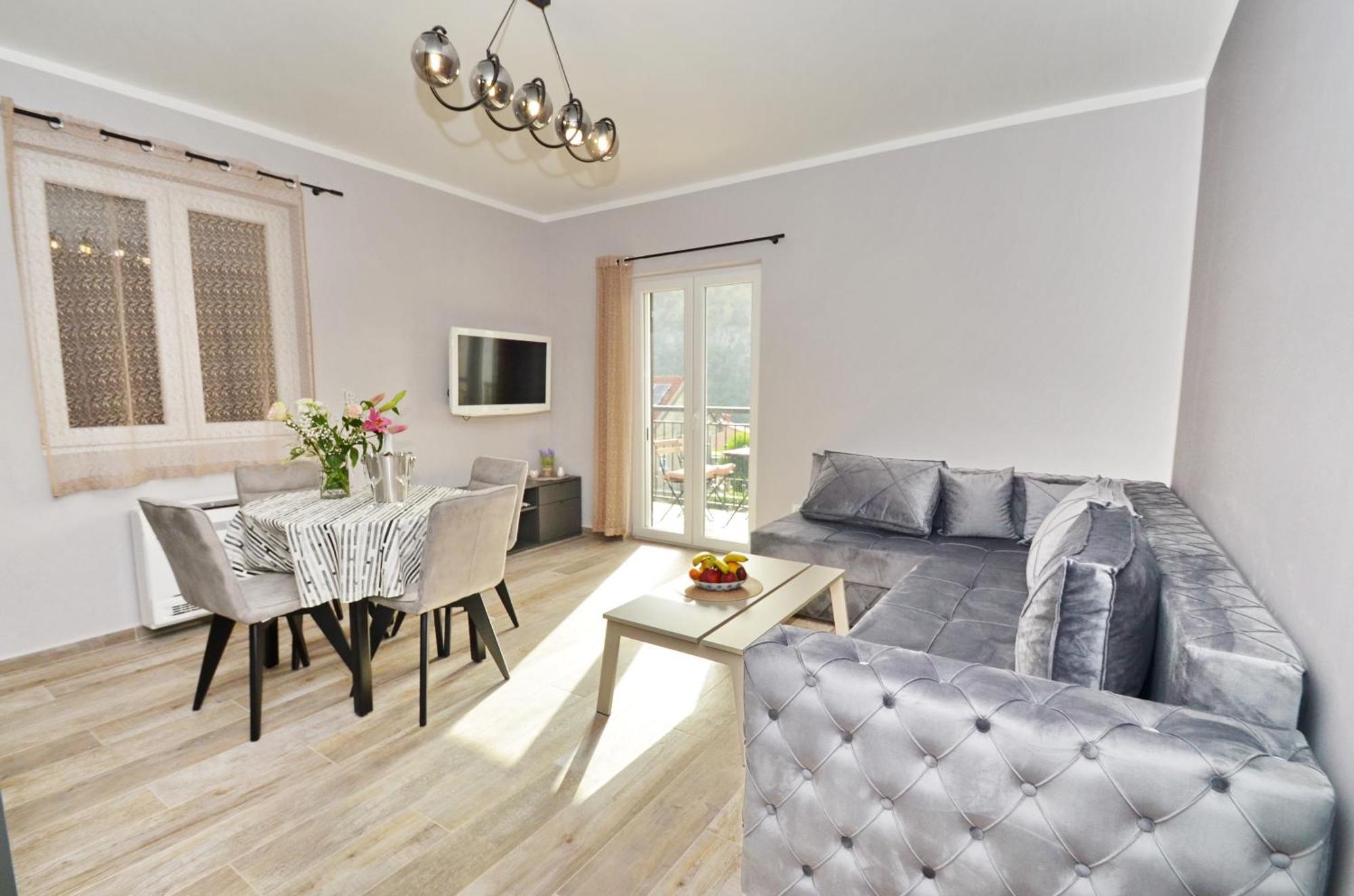 Apartments Orizzonte With Beautiful View Of The Bay Kotor Ngoại thất bức ảnh